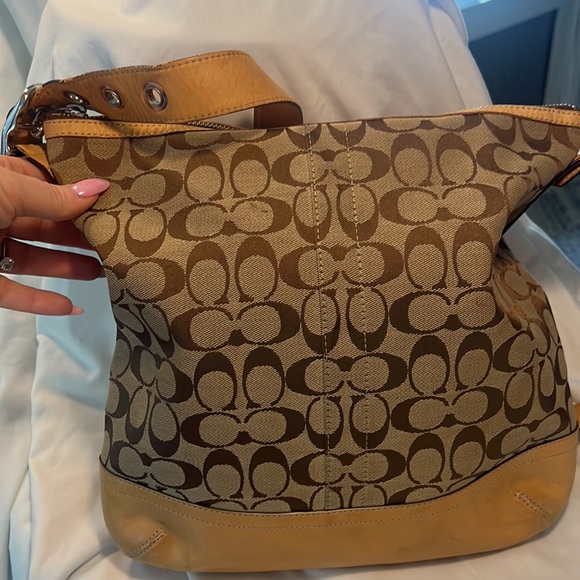 Vintage Coach Crossbody bag. - Picture 2 of 12
